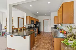 11506 188 St E, Puyallup, WA 98374 - Photo 9