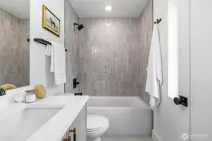 11013 Goodwin Way NE, Seattle, WA 98125 - Photo 17