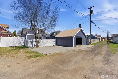 1621 W Knox Avenue, Spokane, WA 99205 - Photo 37