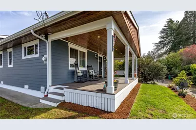 215 SW 183rd Street, Normandy Park, WA 98166 - Photo 3