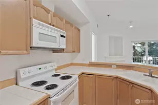 12122 NE 171st Pl, Bothell, WA 98011 - Photo 7