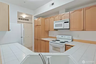 12122 NE 171st Place #D201, Bothell, WA 98011 - Photo 5