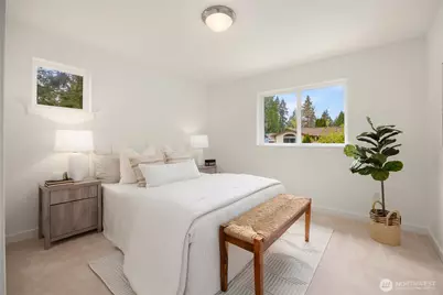 10729 23rd Avenue NE, Seattle, WA 98125 - Photo 23
