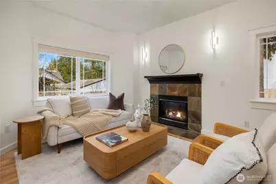 10729 23rd Avenue NE, Seattle, WA 98125 - Photo 9