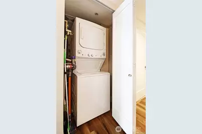 1125 E Olive Street #101, Seattle, WA 98122 - Photo 11