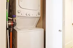 1125 E Olive St, Seattle, WA 98122 - Photo 11