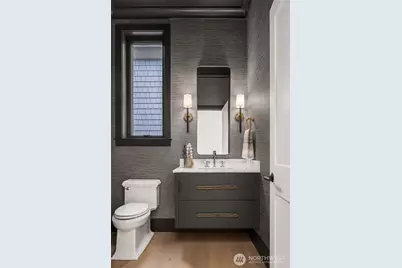 1027 McGilvra Boulevard E, Seattle, WA 98112 - Photo 17