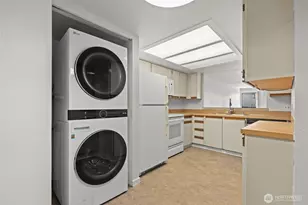 500 W Roy St, Seattle, WA 98119 - Photo 15