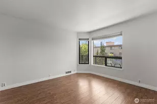 500 W Roy St, Seattle, WA 98119 - Photo 17