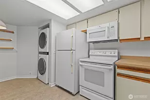 500 W Roy St, Seattle, WA 98119 - Photo 9
