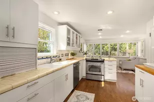 4340 NE 56th St, Seattle, WA 98105 - Photo 11