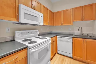 111 108th Ave NE, Bellevue, WA 98004 - Photo 9