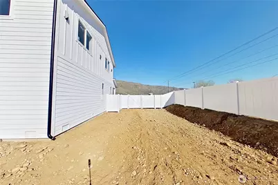 233 Saunders Avenue, Rock Island, WA 98850 - Photo 33