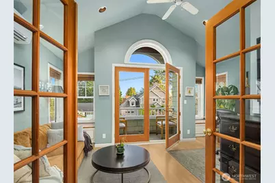 2710 W Blaine St, Seattle, WA 98199 - Photo 25