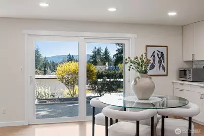 16127 SE 5th Street, Bellevue, WA 98008 - Photo 11