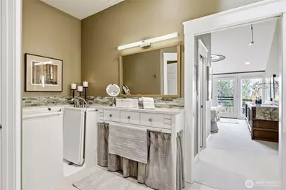 546 Wood Avenue SW #3K, Bainbridge Island, WA 98110 - Photo 25