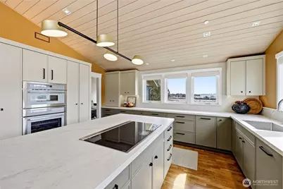 546 Wood Avenue SW #3K, Bainbridge Island, WA 98110 - Photo 15