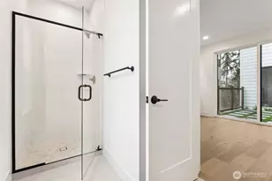 13756 SE 85th St, Newcastle, WA 98059 - Photo 7