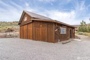 240 Little Butte Ranch Rd, Chelan, WA 98816 - Photo 3
