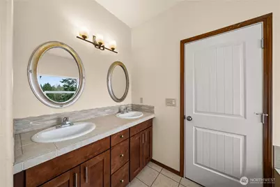 10404 210th Lane SW, Rochester, WA 98579 - Photo 31