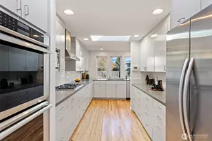 3813 NE 70th St, Seattle, WA 98115 - Photo 9