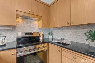 1717 150th Ave SE, Bellevue, WA 98007 - Photo 9