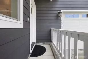 2112 SW 103rd Pl, Seattle, WA 98146 - Photo 3