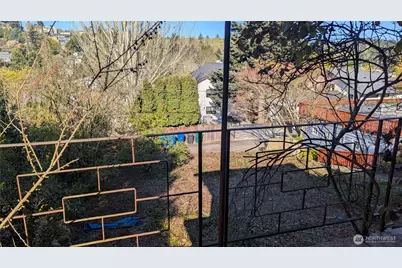 3631 32nd Avenue W, Seattle, WA 98199 - Photo 11