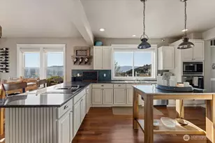 200 Crescent St, Chelan, WA 98816 - Photo 13