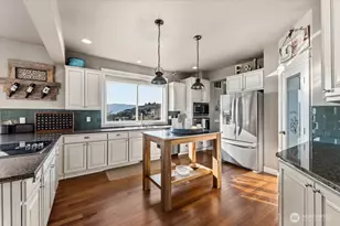 200 Crescent St, Chelan, WA 98816 - Photo 11