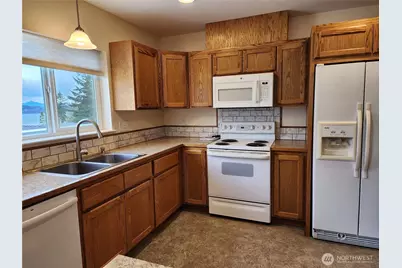 2919 Viewmont Place, Camano Island, WA 98282 - Photo 21