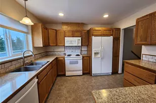 2919 Viewmont Pl, Camano Island, WA 98282 - Photo 23