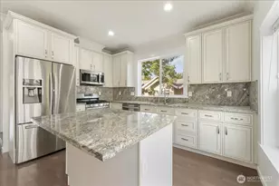 12722 35th Ave House D NE, Seattle, WA 98125 - Photo 11