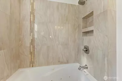 12722 35th Ave  House D NE, Seattle, WA 98125 - Photo 27