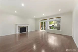 12722 35th Ave House D NE, Seattle, WA 98125 - Photo 19