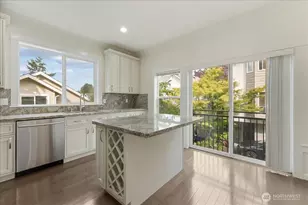 12722 35th Ave House D NE, Seattle, WA 98125 - Photo 15