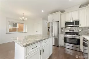 12722 35th Ave House D NE, Seattle, WA 98125 - Photo 13