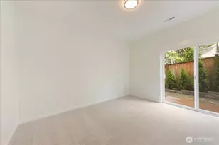 12722 35th Ave House D NE, Seattle, WA 98125 - Photo 33