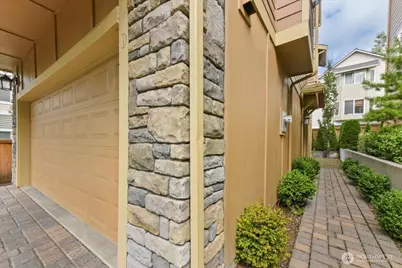 12722 35th Ave  House D NE, Seattle, WA 98125 - Photo 3