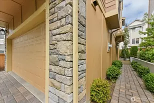 12722 35th Ave House D NE, Seattle, WA 98125 - Photo 3