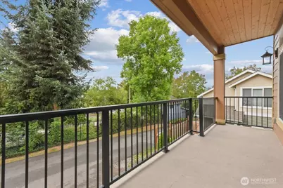 12722 35th Ave  House D NE, Seattle, WA 98125 - Photo 37