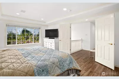 18451 NW Village Park Drive, Issaquah, WA 98027 - Photo 15