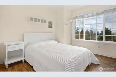 18451 NW Village Park Drive, Issaquah, WA 98027 - Photo 17