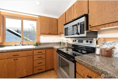 6511 26th Avenue NW, Seattle, WA 98117 - Photo 13