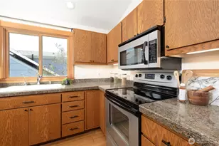 6511 26th Ave NW, Seattle, WA 98117 - Photo 13