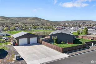 403 Hilltop Dr, Ephrata, WA 98823 - Photo 3