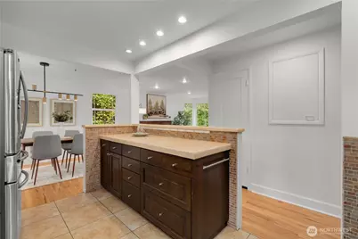 11007 Alton Avenue NE, Seattle, WA 98125 - Photo 13