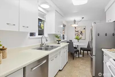 17219 Midvale Avenue N, Shoreline, WA 98133 - Photo 11