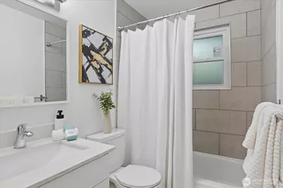 17219 Midvale Avenue N, Shoreline, WA 98133 - Photo 21