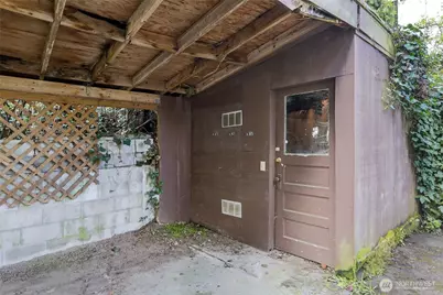 11653 Glendale Way S, Seattle, WA 98168 - Photo 33